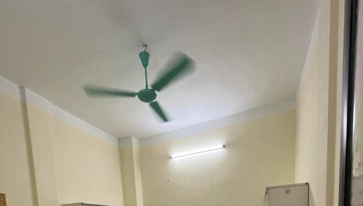 Cho thuê Ở NHÓM 4 NGƯỜI, HỘ GĐ nhà Nguyên căn ngõ Kim Hoa, 20m2 - 3 tầng - 2 ngủ - 8 triệu